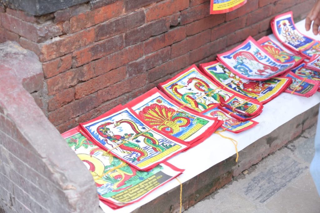 नागको चित्र, गाईको गोबर र दुबोको सुवासमा गुञ्जिएको सनातन आस्था